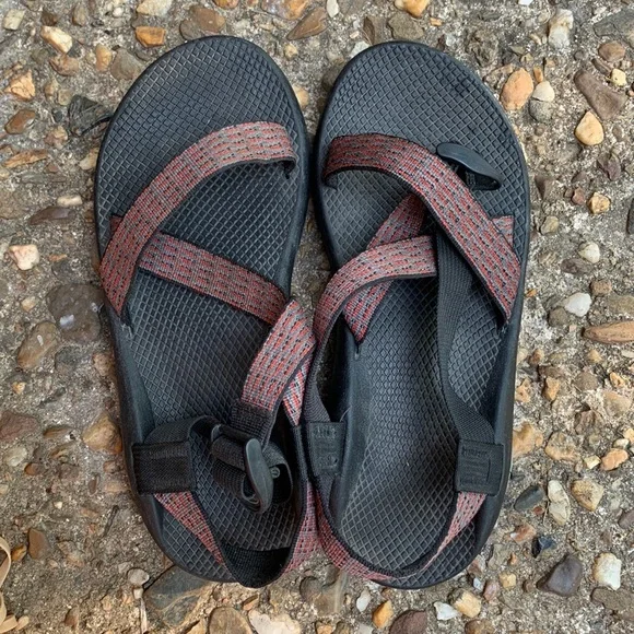 Chaco Mens Sandals Black and Red Size 10 CHACO MENS SIZE 9 HIKING SANDALS SHOES Reinforced Back Strap  main image 2